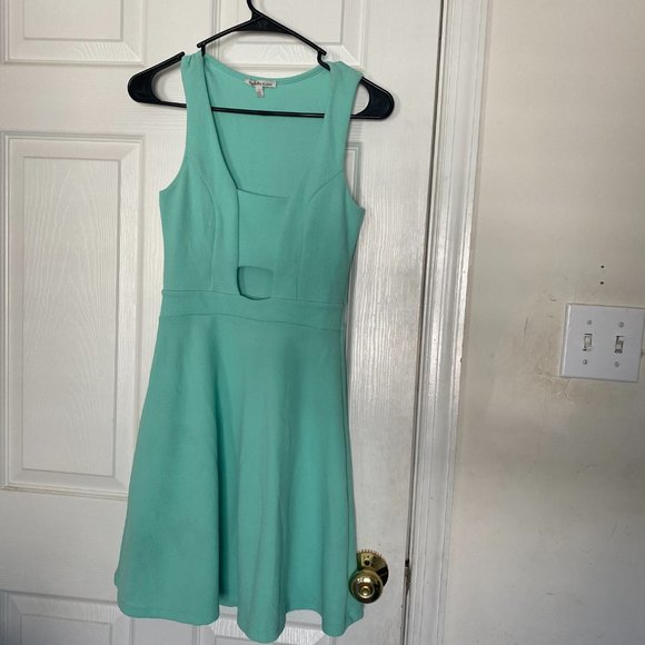 Seafoam Green Dress - Picture 5 of 8